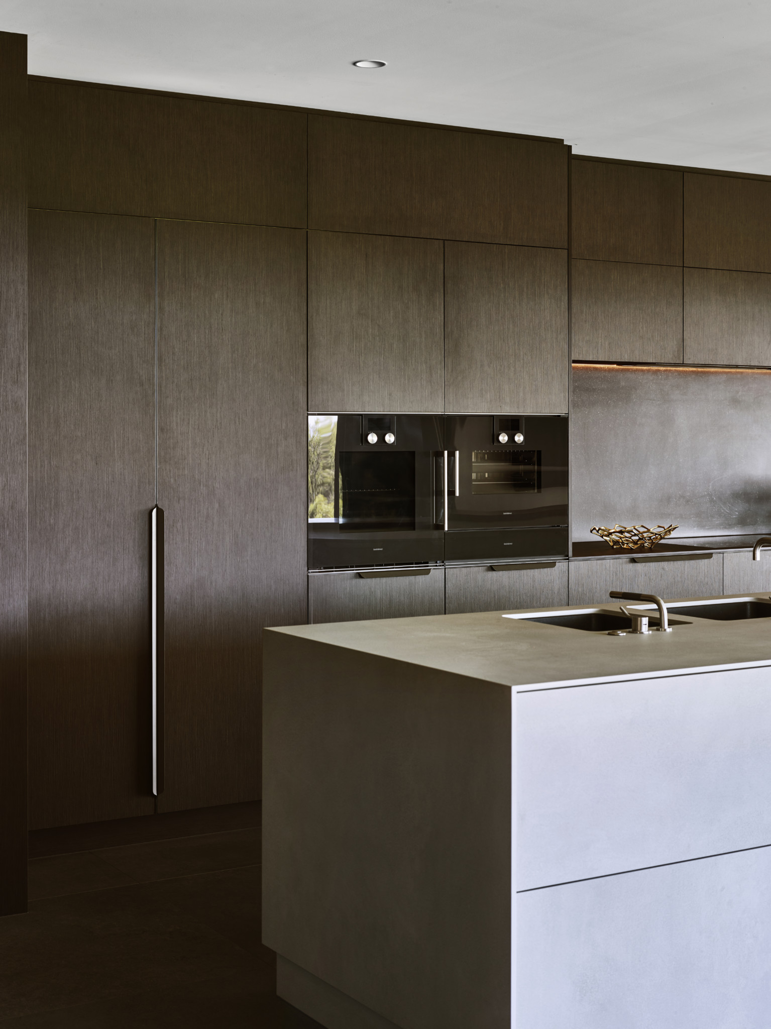 Redland Bay Residence: Kitchen big cabinets renders