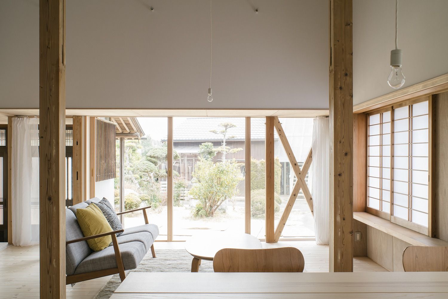 Design by Tokudaction House in Sakura