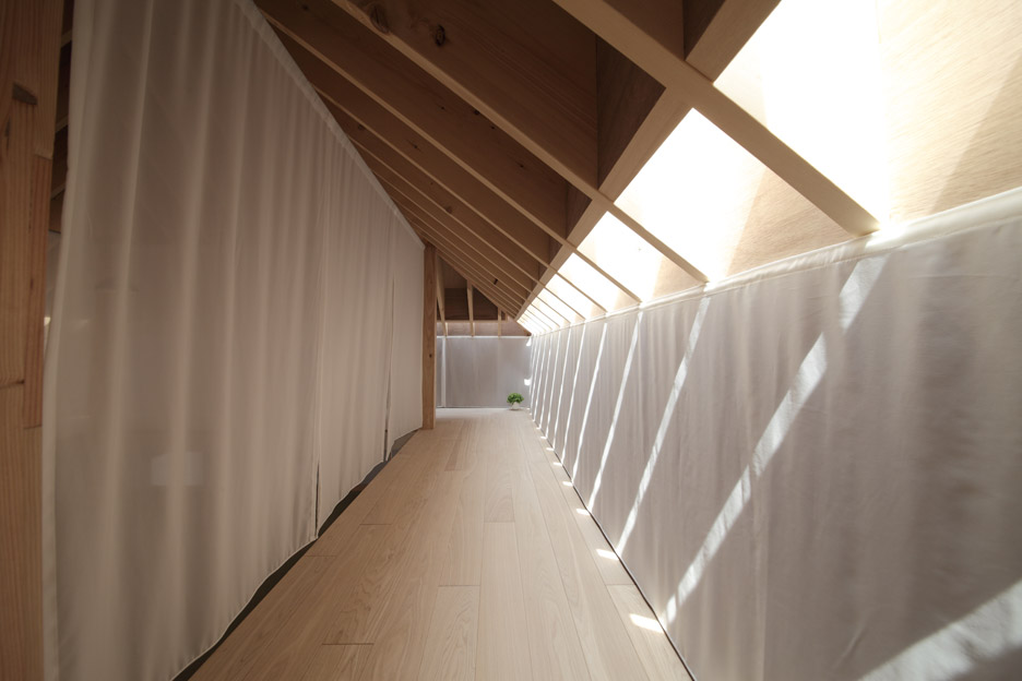 Hallway Design by Katsutoshi Sasaki + Associates &nbsp;