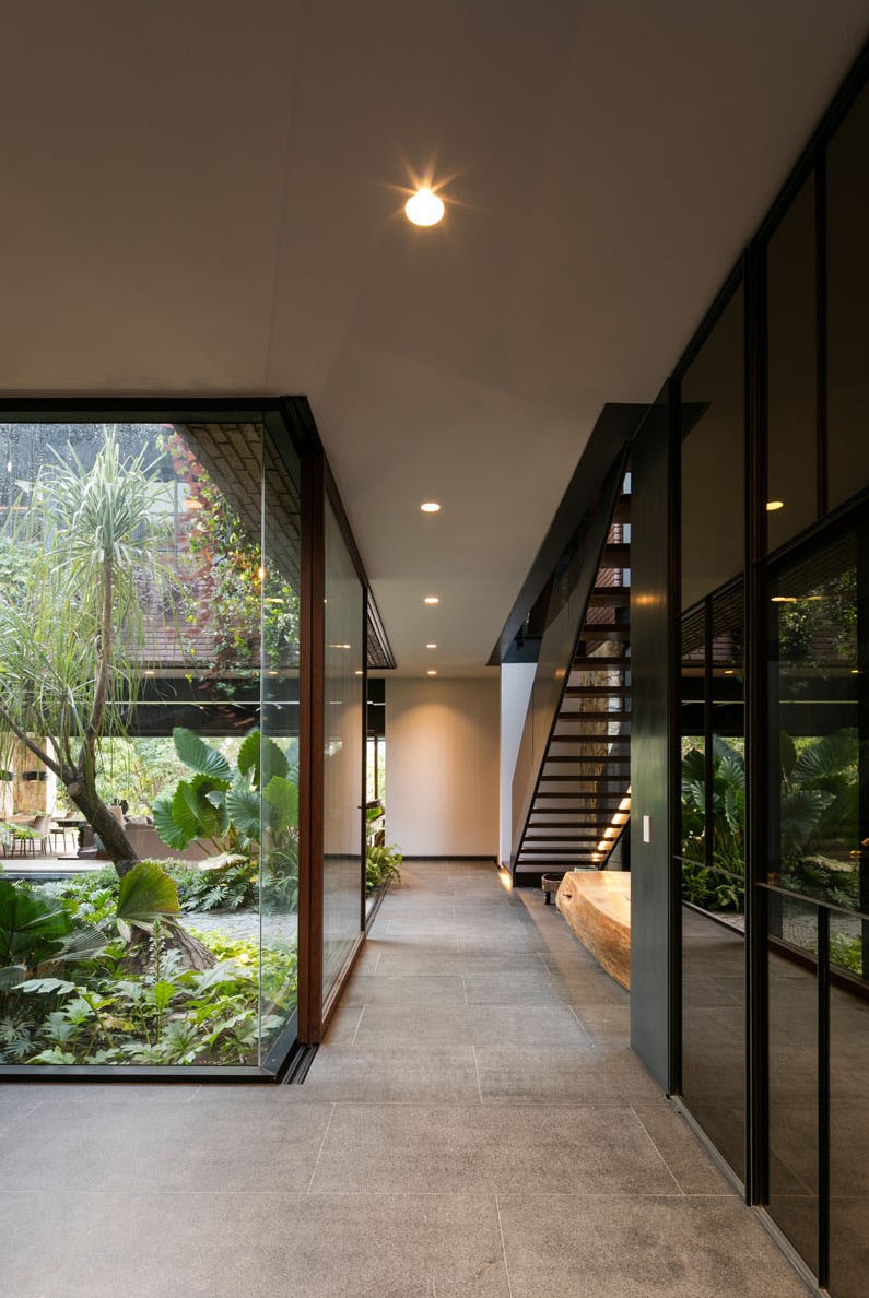 Design by&nbsp;Andrés Escobar of AE Arquitectos&nbsp; Hall way