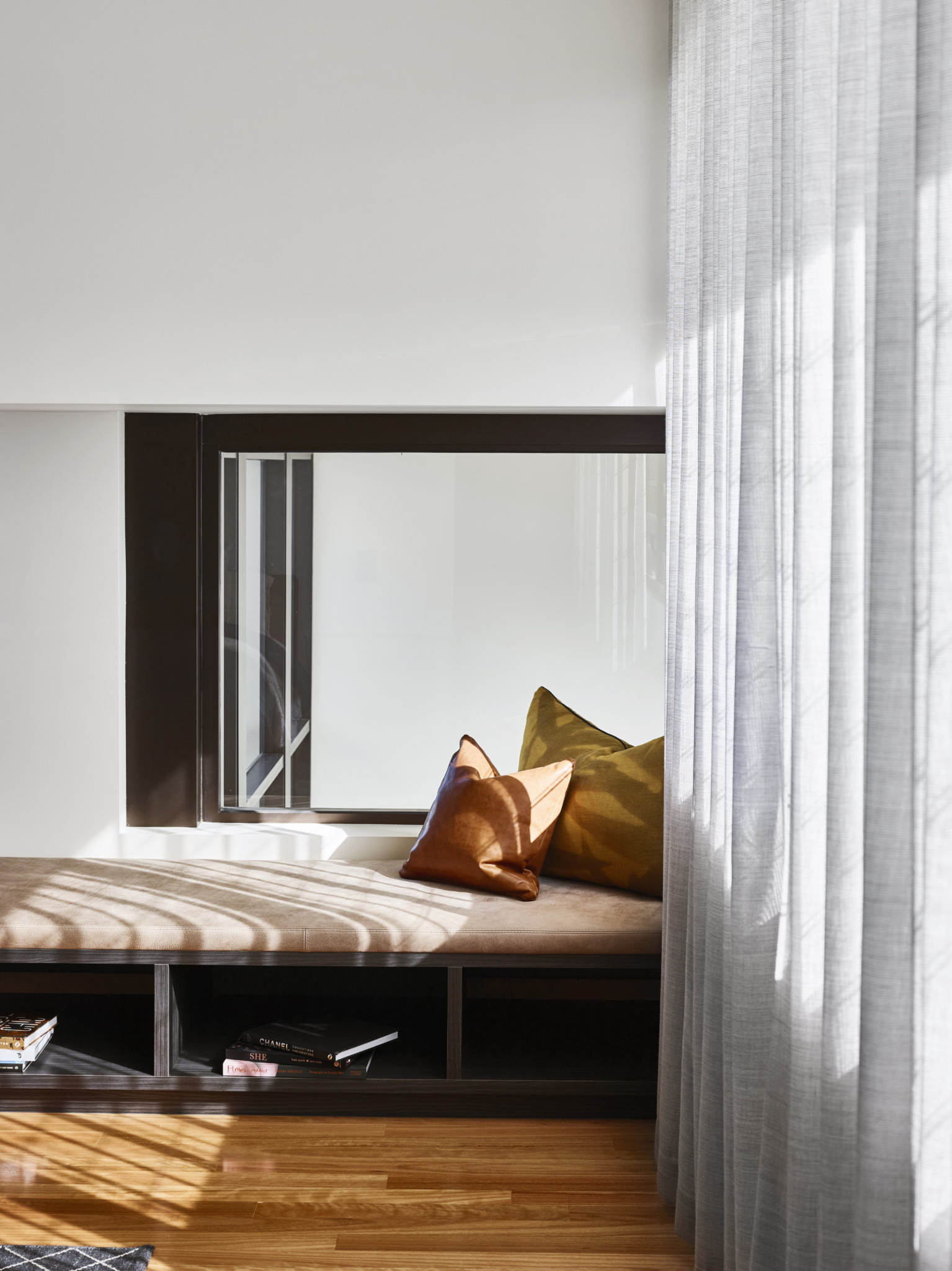 below bedroom organizer