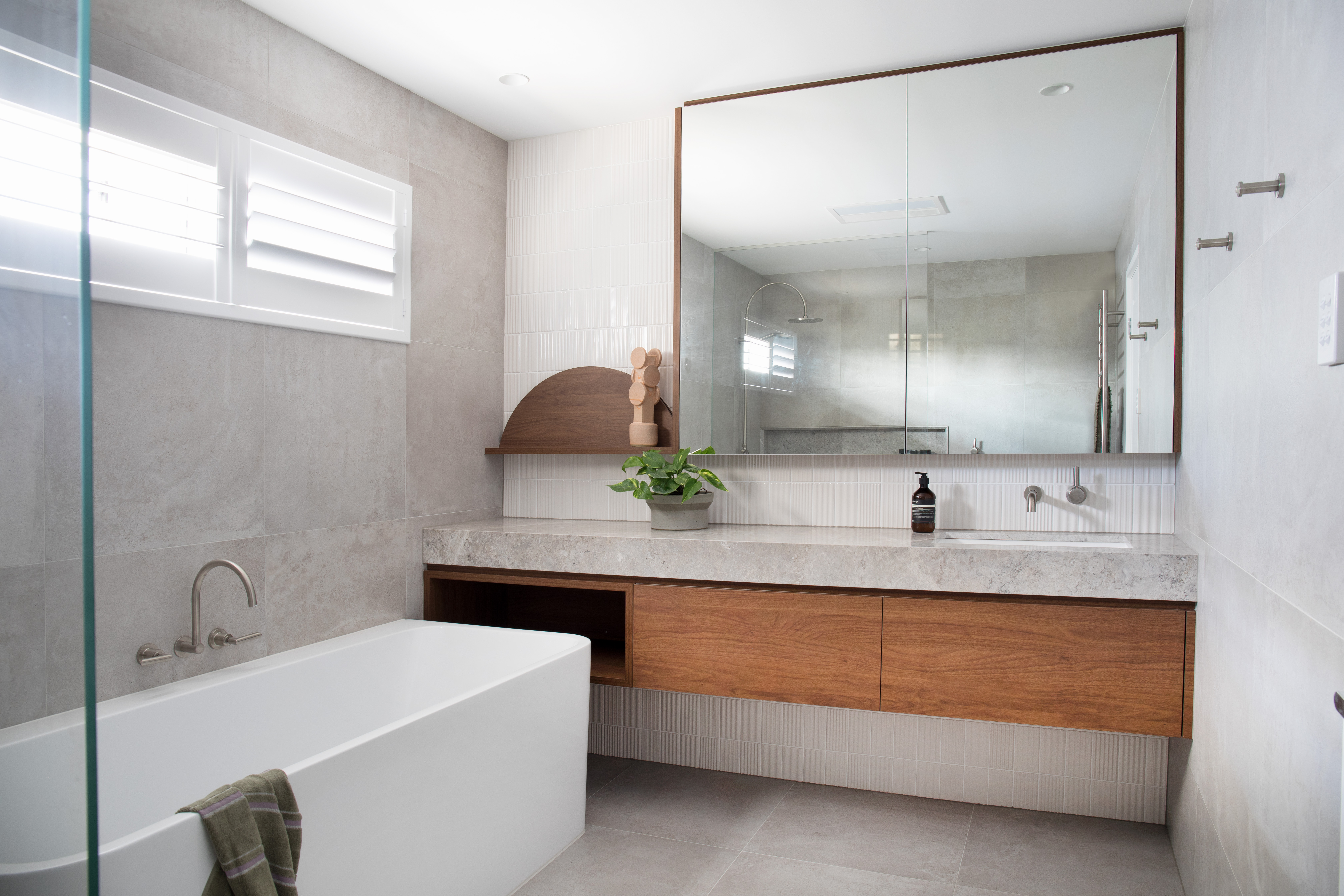 THE MAIN BATHROOM with big mirror