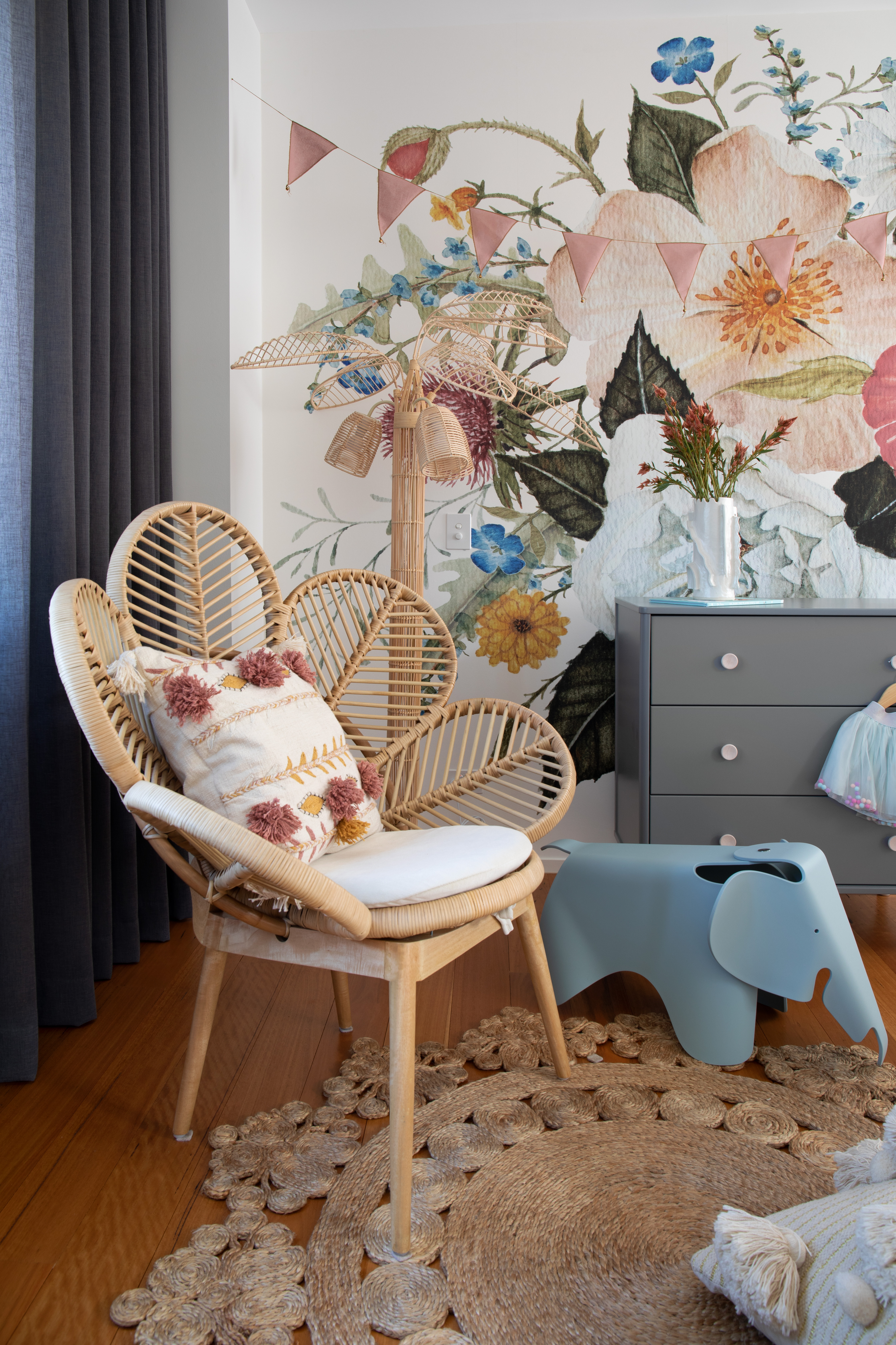 THE KIDS ROOMS WALLPAPER