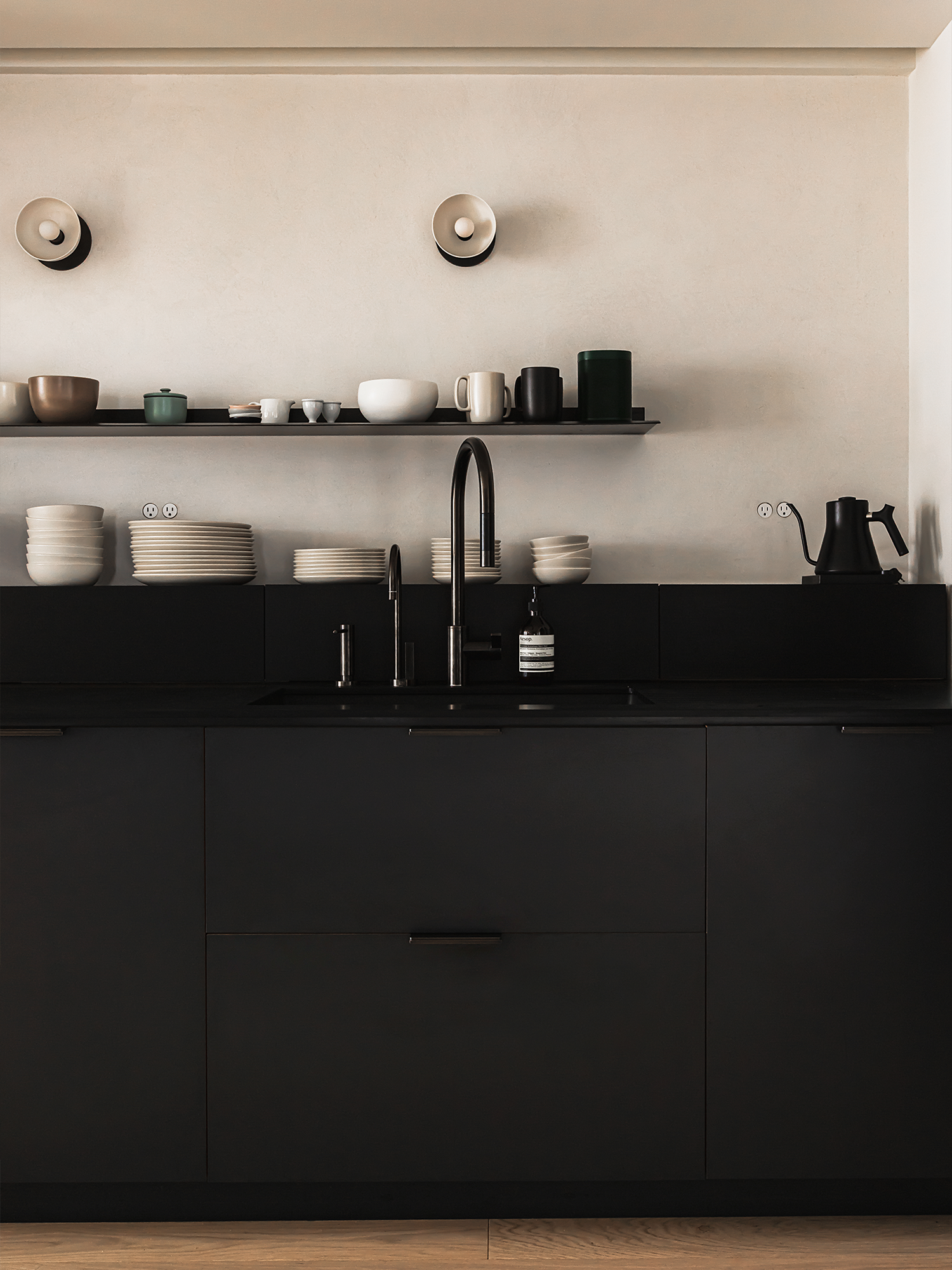 Design by Shapeless Studio