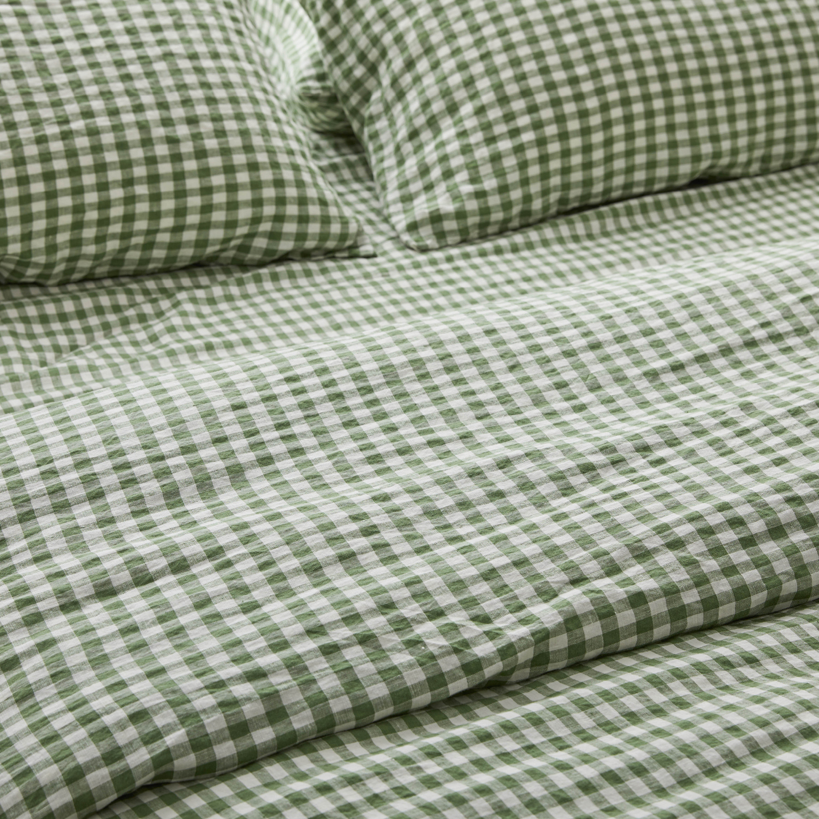 green and white checkered beddings
