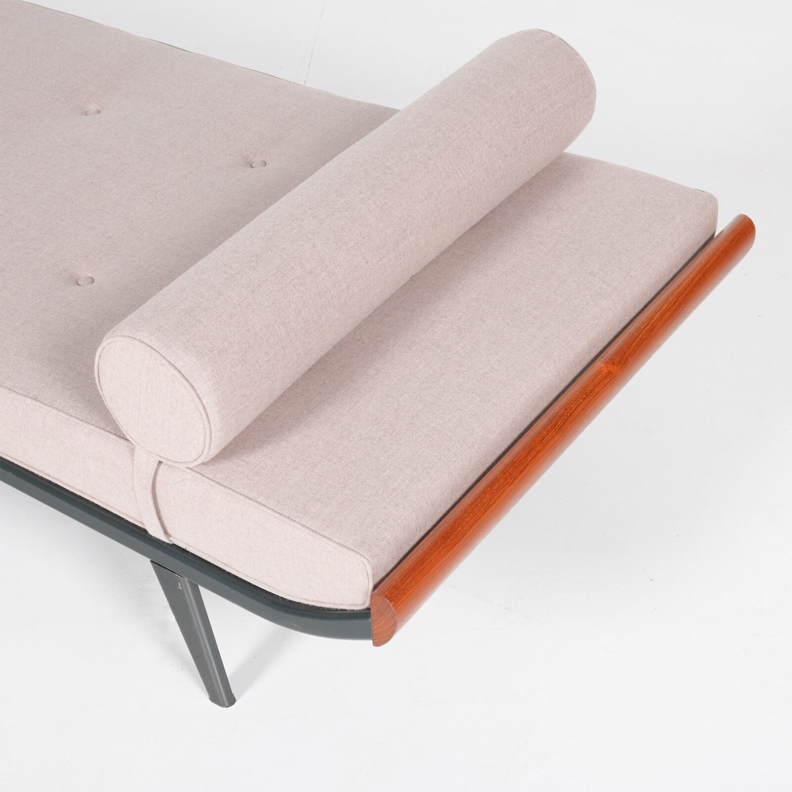 1953 Cleopatra Daybed